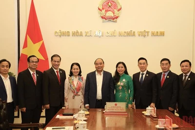 Chủ tịch nước Nguyễn Xuân Phúc làm việc với Trung ương Hội Chữ thập đỏ Việt Nam.