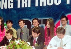 Ký kết bản ghi nhớ<br>giữa các nhà sản xuất.