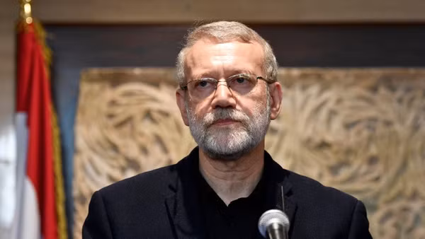 Thư ký Hội đồng An ninh Quốc gia tối cao Iran Ali Larijani phát biểu tại Beirut, Liban. (Ảnh: THX/TTXVN)