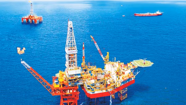 Giàn khoan dầu khí ngoài biển của Petrovietnam.