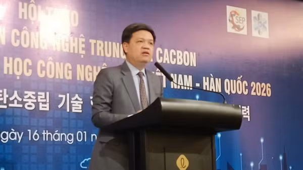 Phó Chủ nhiệm Ủy ban Khoa học, Công nghệ và Môi trường Quốc hội Tạ Đình Thi phát biểu khai mạc hội thảo.