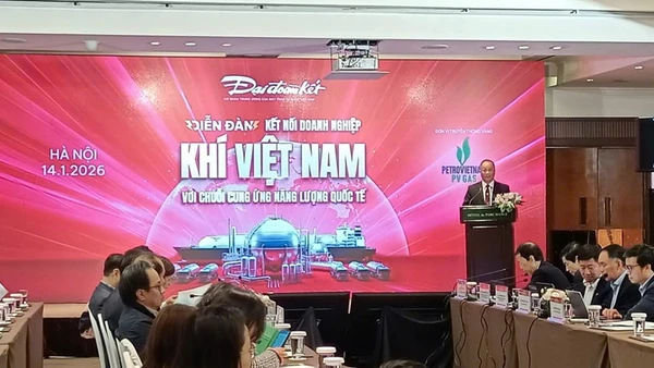 Phó Tổng Biên tập Báo Đại đoàn kết Nguyễn Đăng Khang phát biểu khai mạc diễn đàn.