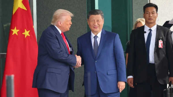Tổng thống Mỹ Donald Trump trong cuộc hội đàm với Chủ tịch Trung Quốc Tập Cận Bình tại Busan, Hàn Quốc, ngày 30/10/2025. (Ảnh: Yonhap/TTXVN) 