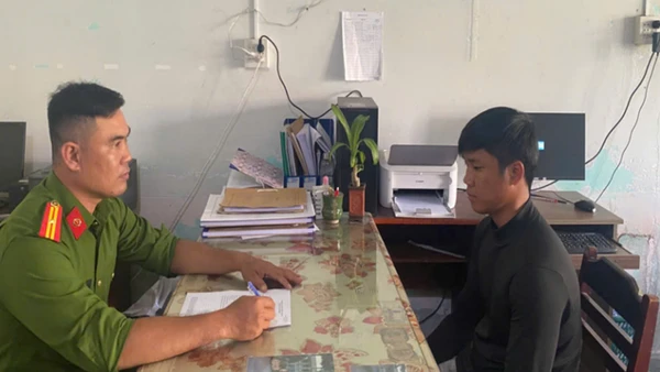 Đối tượng Lộc tại cơ quan công an.