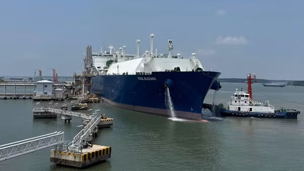 Tiếp nhận 27.300 tấn LNG vào hệ thống từ tàu Kool Blizzard, ngày 8/4/2026.