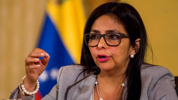 (Ảnh tư liệu) Bà Delcy Rodriguez trong một cuộc họp báo ở Caracas. (Ảnh: THX/TTXVN)
