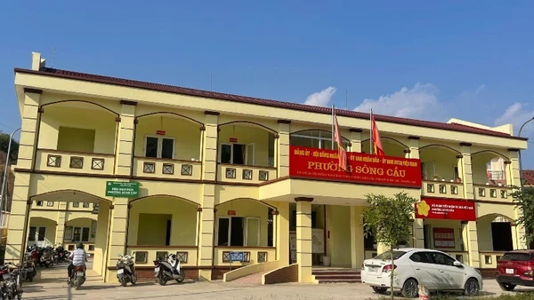 Trụ sở phường Sông Cầu, thành phố Bắc Kạn sẽ được sắp xếp, bố trí lại khi thành lập phường mới. (Ảnh: THU CÚC)