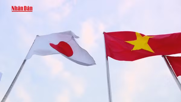 [Video] Thủ tướng Nhật Bản Takaichi Sanae đến Nội Bài, bắt đầu thăm chính thức Việt Nam
