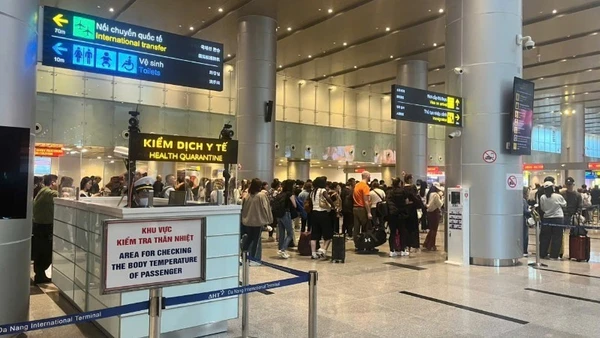 Tại Cảng hàng không quốc tế Đà Nẵng, cơ quan chức năng Đà Nẵng tăng cường giám sát, phòng, chống dịch bệnh do virus Nipah gây ra. (Ảnh: Trung tâm Kiểm soát bệnh tật thành phố Đà Nẵng cung cấp)