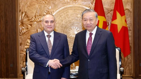 Tổng Bí thư Tô Lâm tiếp Đoàn đại biểu Đảng Azerbaijan Mới