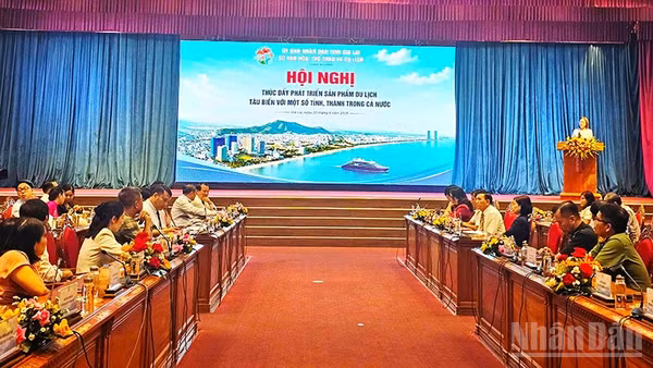 Quang cảnh hội nghị