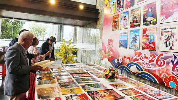 Hội Báo Xuân Bính Ngọ 2026 thu hút đông đảo người dân trên địa bàn đến tham quan, tìm đọc.
