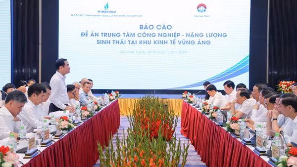 Toàn cảnh buổi làm giữa Petrovietnam và Tỉnh ủy, Ủy ban nhân dân tỉnh Hà Tĩnh.