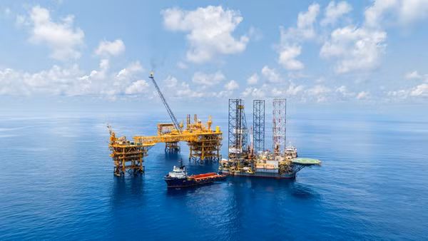 Giàn khai thác dầu khí trên biển của Petrovietnam.