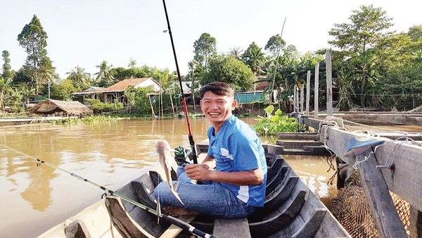 Niềm vui khi câu dính cá.