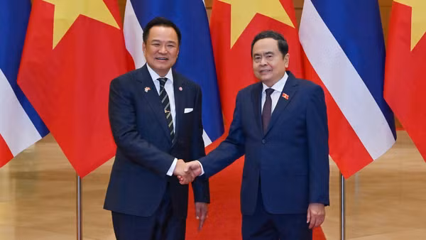 Chủ tịch Quốc hội Trần Thanh Mẫn và Thủ tướng Thái Lan Anutin Charnvirakul. (Ảnh: THỦY NGUYÊN)
