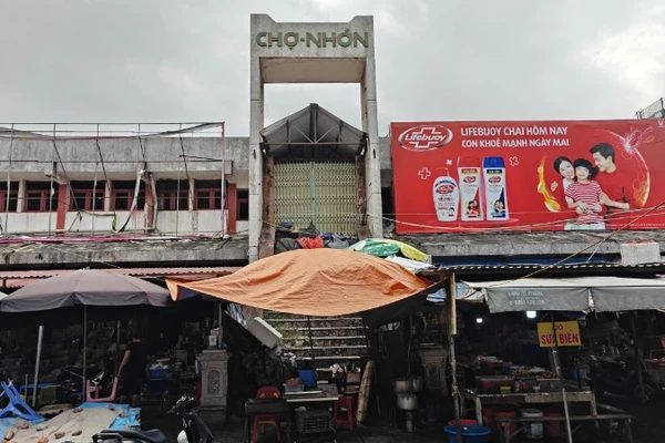 Chợ Nhớn tại phường Kinh Bắc, tỉnh Bắc Ninh buộc phải tạm dừng hoạt động do không bảo đảm an toàn phòng cháy chữa cháy từ tháng 7/2022.