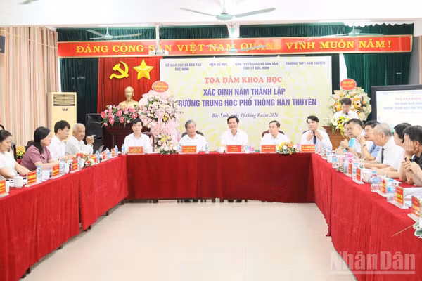 Quang cảnh buổi tọa đàm khoa học. (Ảnh A.T)