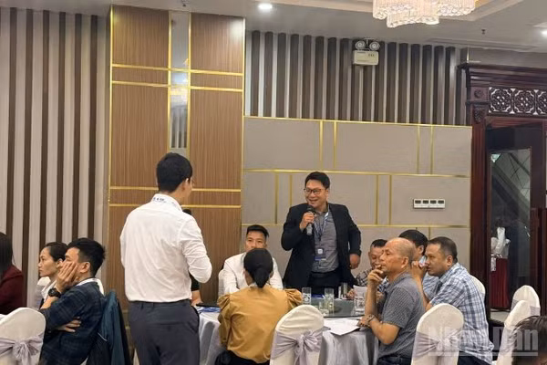 Các đại biểu trao đổi tại khóa đào tạo. (Ảnh: PV)