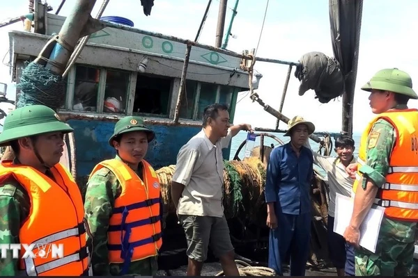 Bộ đội Biên phòng Quảng Trị tích cực tuyên truyền ngư dân thực hiện các quy định trong chống khai thác IUU