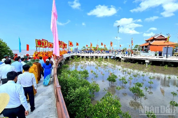 Lễ hội văn hóa ngày ở Cà Mau góp phần cố kết cộng đồng dân cư, phát huy tinh thần đoàn kết trong cộng đồng…