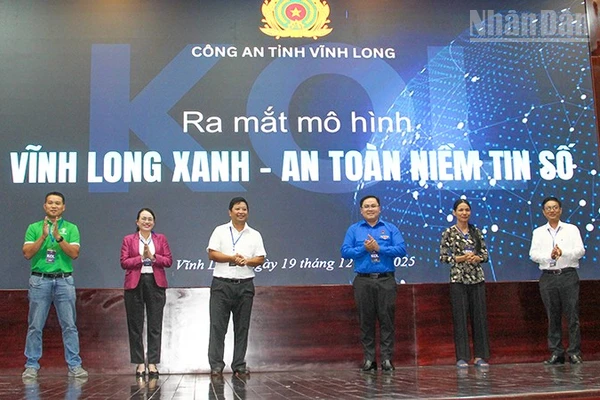 Ra mắt mô hình “Vĩnh Long xanh-An toàn niềm tin số”. 