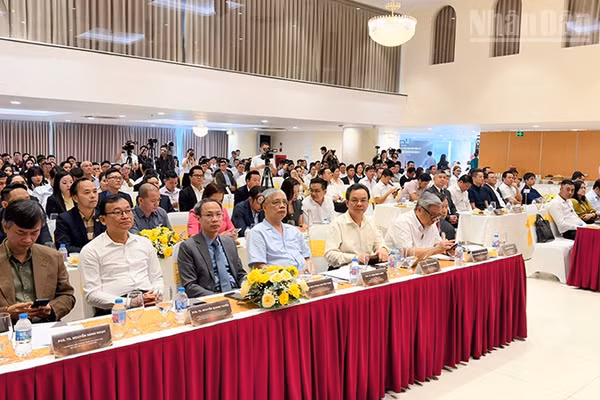 Đại biểu tham dự. 