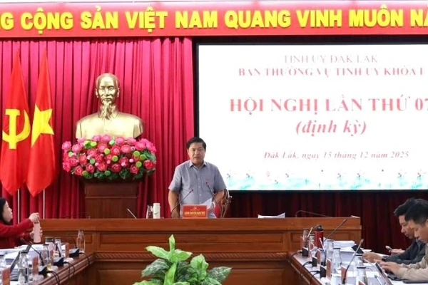 Bí thư Tỉnh ủy Đắk Lắk Lương Nguyễn Minh Triết phát biểu tại hội nghị. 