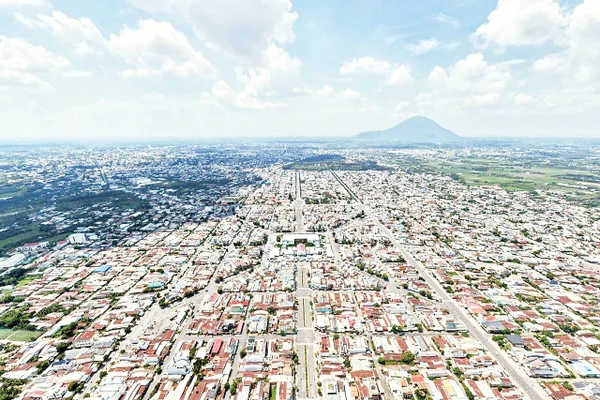 Toàn cảnh phường Long Hoa, tỉnh Tây Ninh nhìn từ trên cao. 