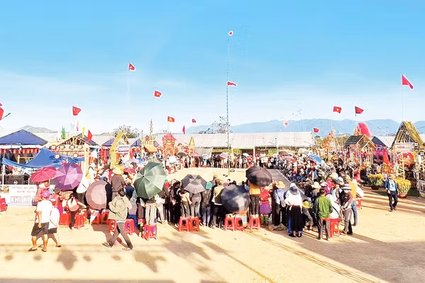 Đầu Xuân Bính Ngọ 2026, xã Cư Pui tổ chức hội xuân sôi nổi khắp 25 thôn, buôn, thu hút đông đảo người dân tham gia.