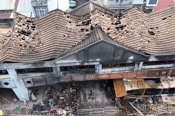 Phạm vi phá dỡ đoạn giữa công trình nhà lồng Chợ Biên Hòa dài 38m, rộng 12,7m.