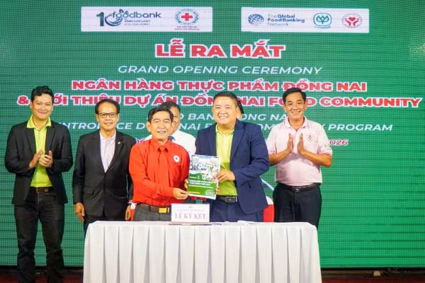 Đại diện Hội Chữ thập đỏ thành phố Đồng Nai và Food bank ký kết bản ghi nhớ hợp tác triển khai dự án “Hỗ trợ, tiếp nhận và trao tặng thực phẩm cho người yếu thế tại Đồng Nai”.