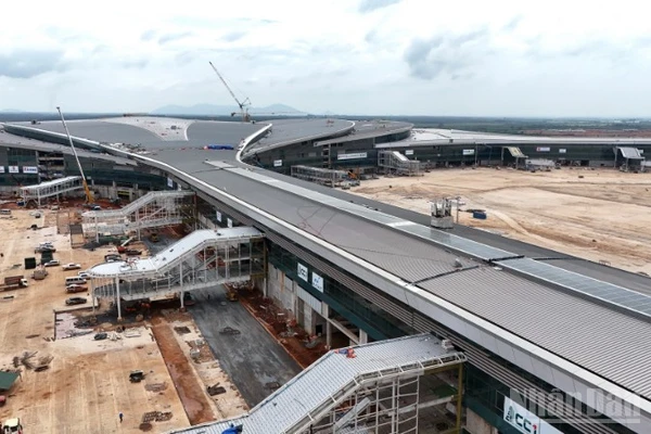 Nhà ga hành khách sân bay Long Thành đang được đẩy nhanh tiến độ để hoàn thành đưa vào khai thác nửa đầu năm 2026.
