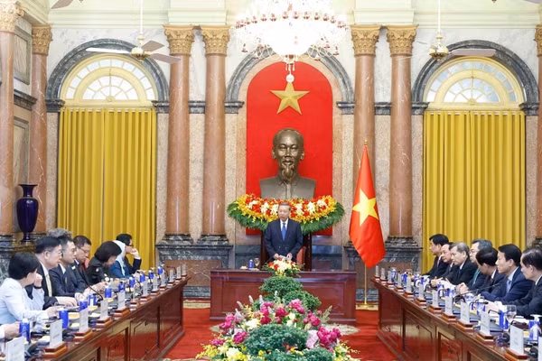 Tổng Bí thư, Chủ tịch nước Tô Lâm tiếp Trưởng đoàn các nước, chuyên gia, học giả và đại diện các tổ chức quốc tế tham dự Diễn đàn Tương lai ASEAN 2026. (Ảnh: TTXVN)