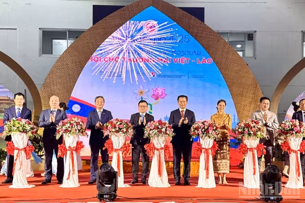 Sự kiện xúc tiến thương mại lớn nhất do Bộ Công thương Việt Nam và Bộ Công thương Lào đồng chủ trì, giao Cục Xúc tiến thương mại hai nước phối hợp các cơ quan liên quan tổ chức kể từ năm 2007.