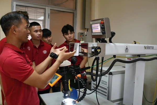 Hệ thống cơ sở giáo dục nghề nghiệp cần được đầu tư đúng mức để góp phần phát triển nguồn nhân lực chất lượng cao. (Ảnh PHÚ XUYÊN) 
