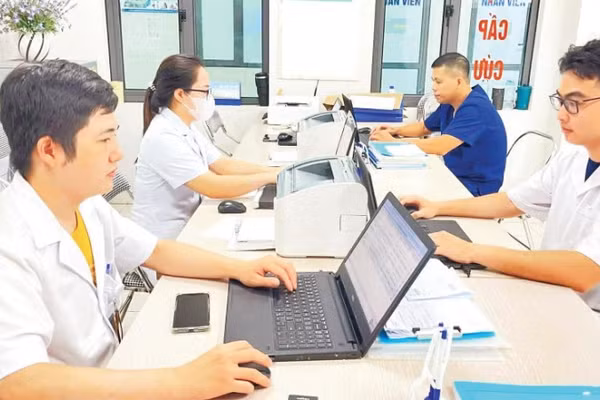 Việc triển khai bệnh án điện tử tại Bệnh viện đa khoa Lâm Hoa góp phần giảm chi phí, giảm thời gian chờ đợi cho người dân.