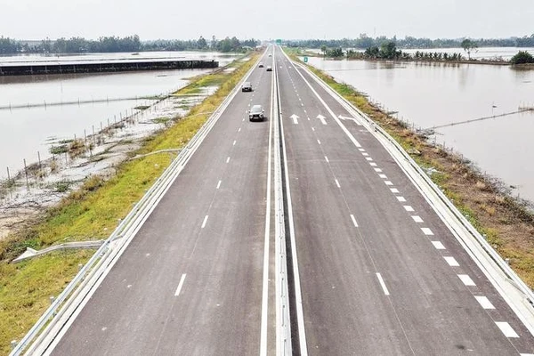 Đường cao tốc Cần Thơ-Cà Mau thông xe toàn tuyến đầu năm 2026.