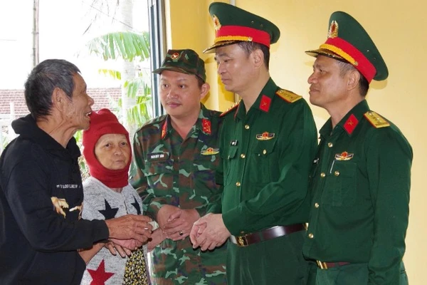 Các đơn vị quân đội kiểm tra trước ngày lễ bàn giao nhà đợt 2.