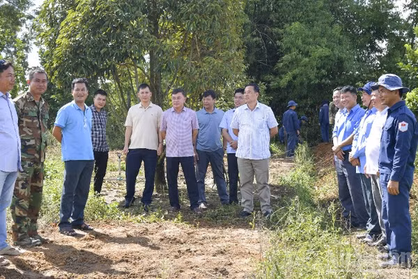 Đoàn công tác Bộ Chỉ huy Quân sự tỉnh Đồng Tháp thăm, động viên cán bộ, chiến sĩ tại địa điểm tìm kiếm hài cốt liệt sĩ trên nước bạn Campuchia.