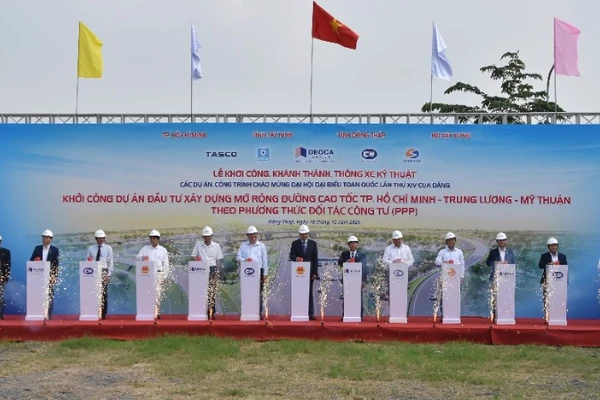 Nghi thức khởi công Dự án mở rộng đường cao tốc Thành phố Hồ Chí Minh-Trung Lương-Mỹ Thuận.