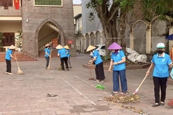 Gìn giữ cảnh quan môi trường sạch, đẹp đã trở thành nền nếp trong cuộc sống của người dân Gia Lâm.