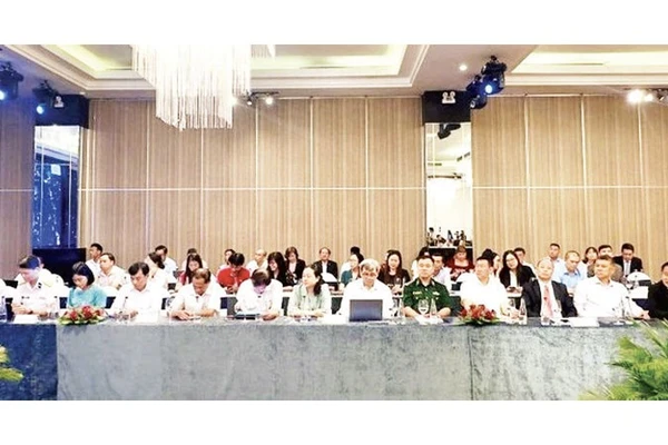 Đại biểu tham dự hội nghị ký kết hợp tác phát triển du lịch liên vùng.