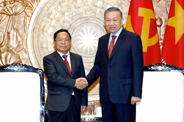 Tổng Bí thư, Chủ tịch nước Tô Lâm tiếp Phó Thủ tướng, Bộ trưởng Tư pháp Lào Khamphan Phommathat. (Ảnh: ĐĂNG KHOA)