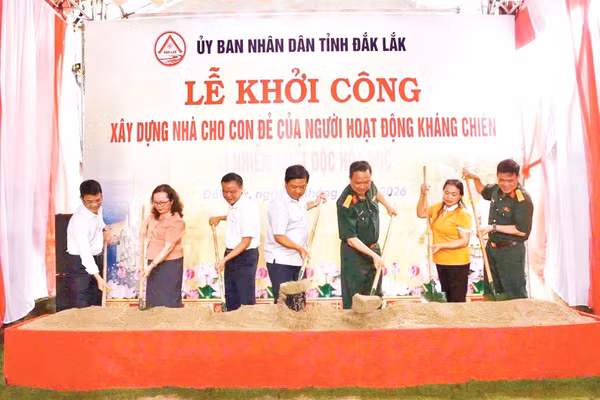 Lễ khởi công (Ảnh NGUYỄN CÔNG LÝ)