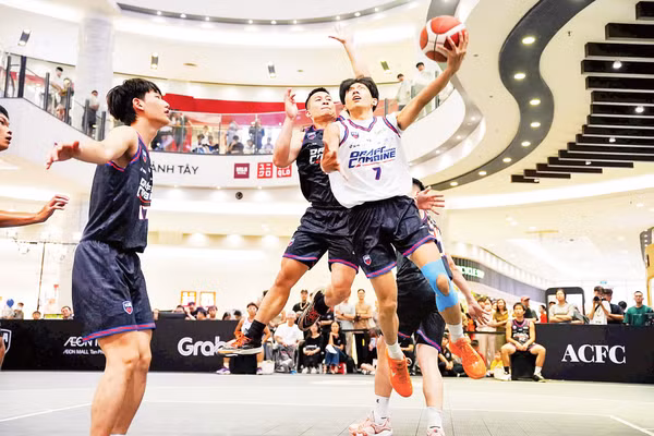 VBA tổ chức sự kiện thi đấu 3x3 trong trung tâm thương mại ở Thành phố Hồ Chí Minh. Ảnh: VBA 