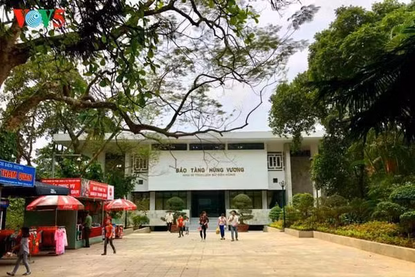 Bảo tàng Hùng Vương (Khu Di tích lịch sử Đền Hùng).