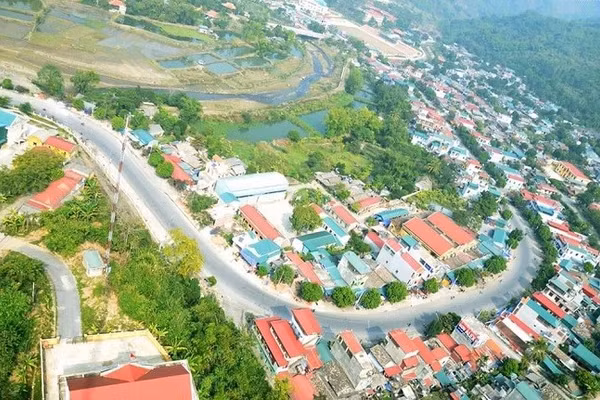 Diện mạo mới của thị trấn Mường Chà trong xây dựng nông thôn mới nâng cao.