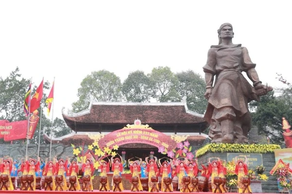 Lễ hội kỷ niệm 237 năm Chiến thắng Ngọc Hồi-Đống Đa diễn ra trong không khí sôi nổi, tưng bừng. (Ảnh: VIẾT THÀNH)