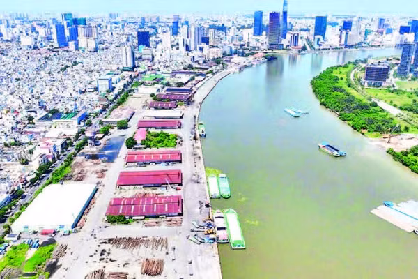 Toàn cảnh khu vực cảng Sài Gòn.
